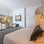 La Casa De La Favorita